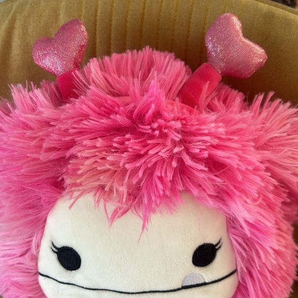 Pink heart antenna squishmallow - Picture 2 of 4